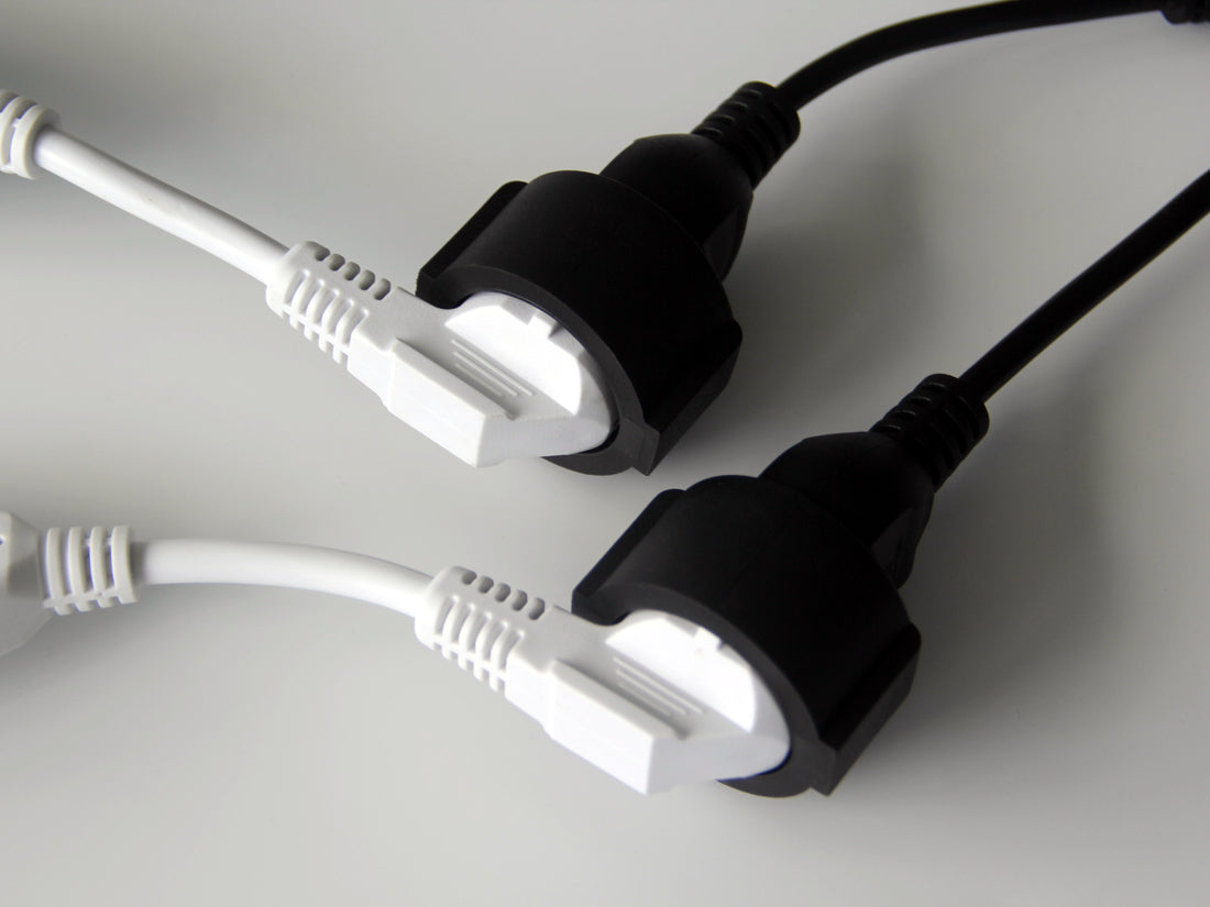 European 16A 250V Black Short Y-Type Plastic Extension Cord with Double Schuko Socket for Home Appliances